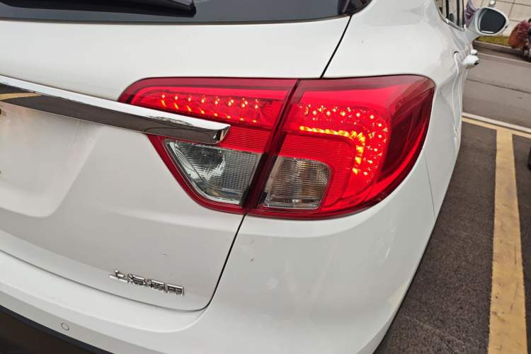 Used Buick Envision 2016 20T Two-Wheel-Drive Elite Model Exterior 6