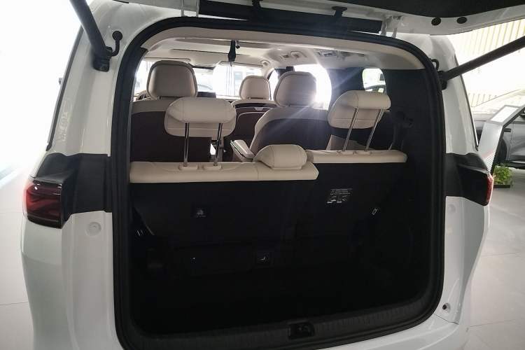 Used BYD Xia 2025 DM-i 1.5T 180km Beyond Edition Trunk