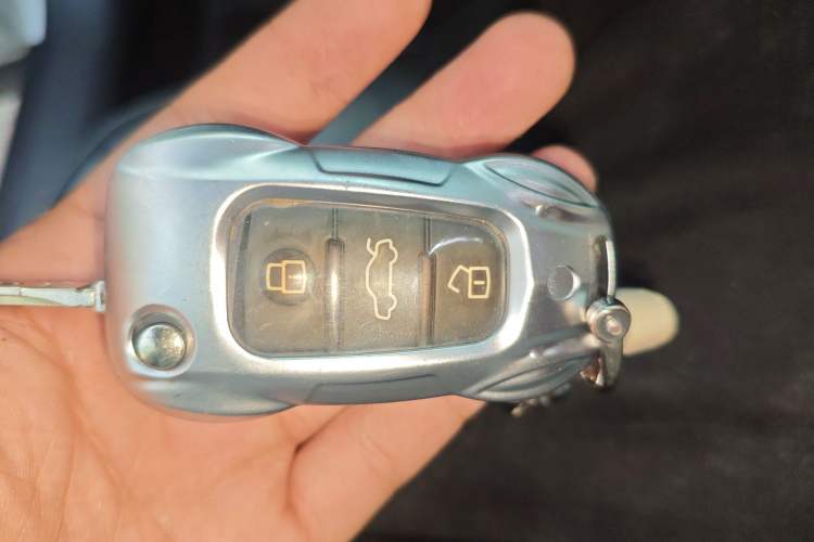 Used Audi Q3 2015 30 TFSI Comfort Model Vehicle Key