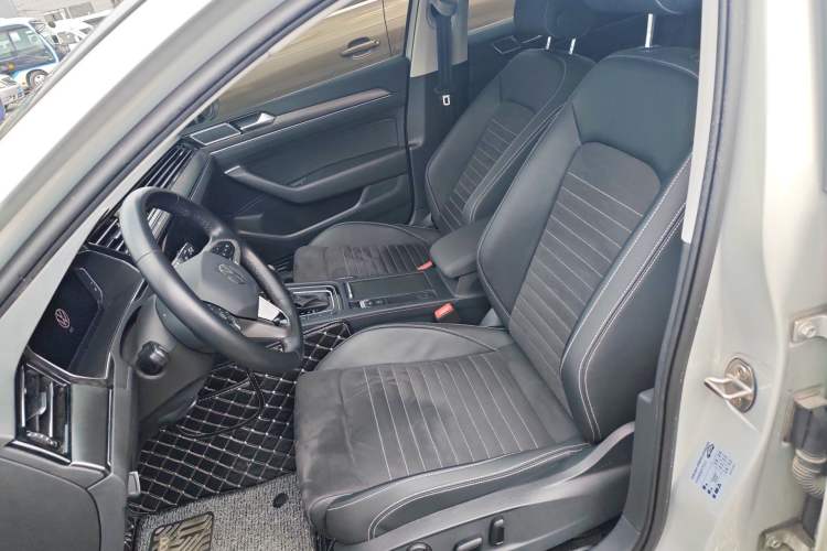 Used Volkswagen Magotan 2020 330TSI DSG Luxury Edition Left Front Seat