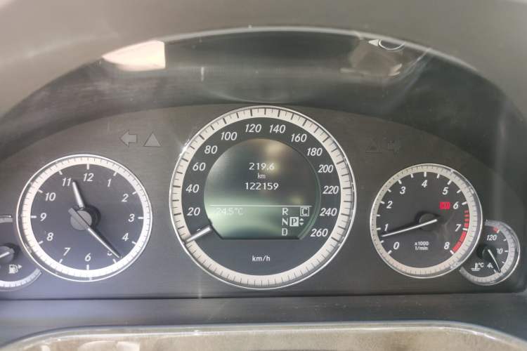 Used Mercedes-Benz E-Class 2009 E 300 Elegant Model
