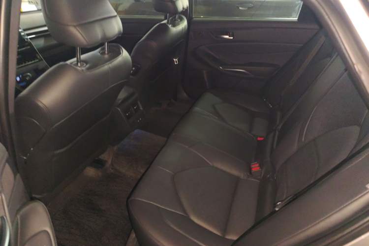 Used Toyota Avalon 2019 2.0L Luxury Edition China VI Standard