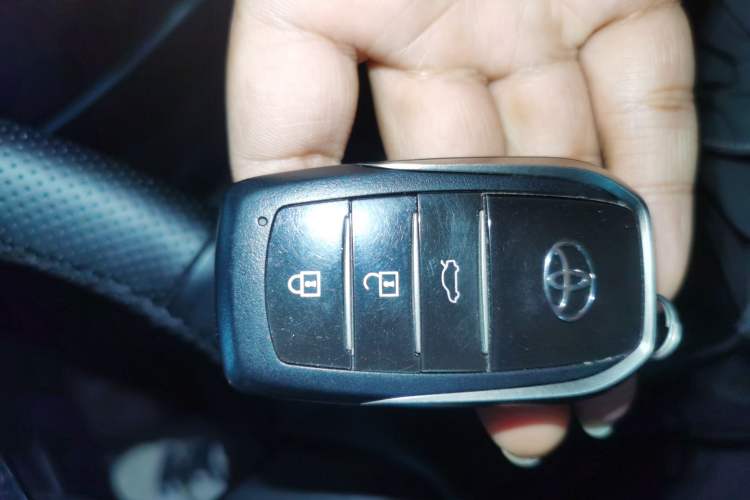 Used Toyota Avalon 2024 Dual-Motor 2.0L Luxury Edition