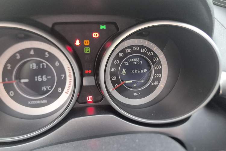 Used Bestune X80 2015 1.8T Automatic Luxury Model Odometer Close Up