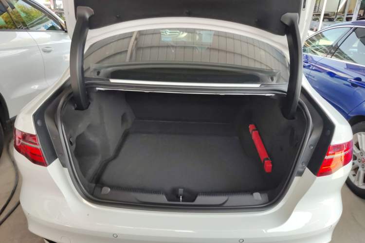 Used Jaguar XEL 2023 2.0T 250 PS R-DYNAMIC S Advanced Sport Edition
