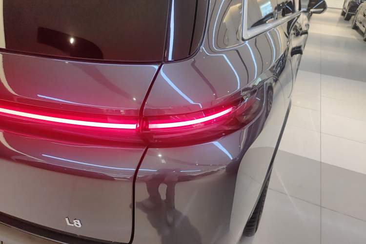 Used Li Auto L8 2025 Ultra Smart Refreshed Edition
