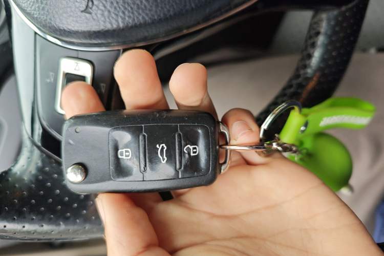 Used Volkswagen Polo 2014 1.6L Cross Polo Automatic Vehicle Key