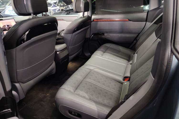 Used Zeekr 7X 2025 100 kWh Long-Range Rear-Wheel Drive with Intelligent Driving Features Left Rear Seat