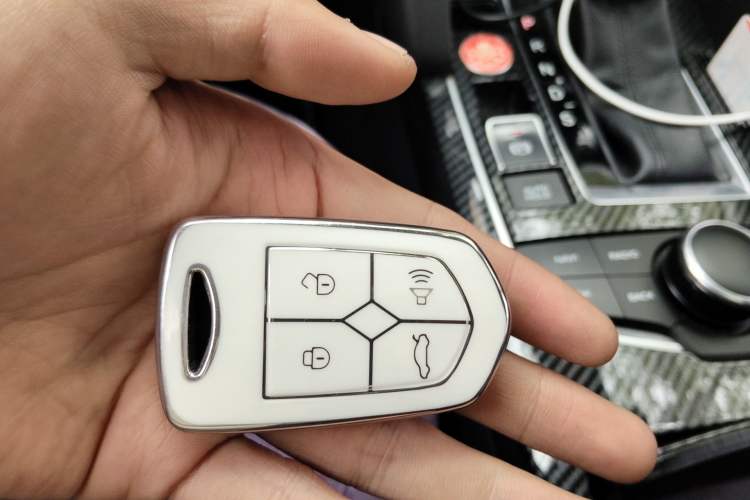 Used BORGWARD BX7 2016 28T Four-Wheel Drive Flagship Version 5 Seats Vehicle Key