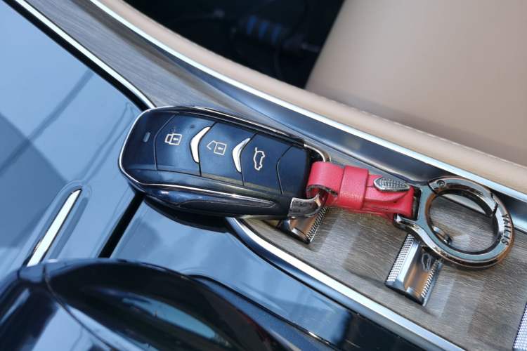 Used Landian E5 2023 1.5L DE-i 110 km Flagship Model 5 Seats
