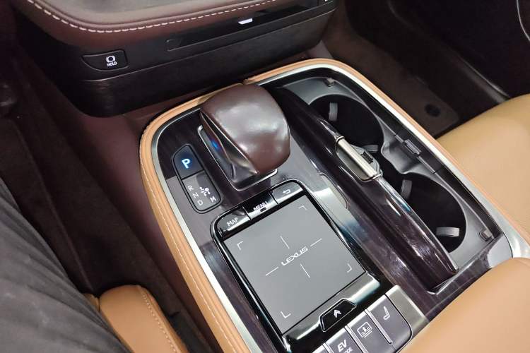 Used Lexus LS 2018 500h Excellence Edition China VI standard
