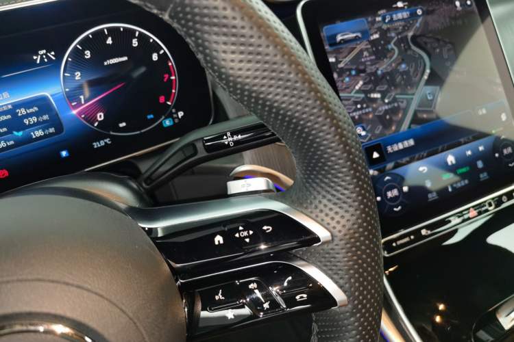 Used Mercedes-Benz GLC 2023 GLC 260 L 4MATIC Luxury Model 5 Seats