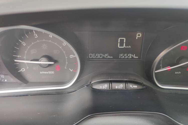 Used Peugeot 2008 2014 1.6L Automatic Fashion Edition Odometer Close Up