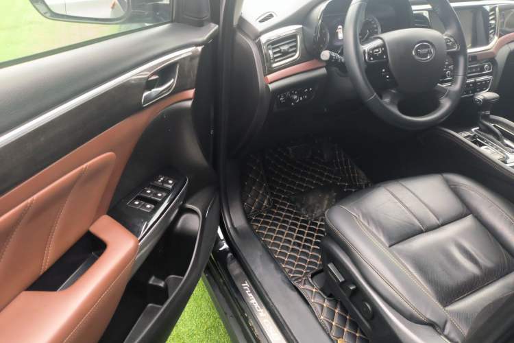 Used GAC Trumpchi GS8 2017 320T Two-Wheel Drive Luxury Edition (7 Seats)