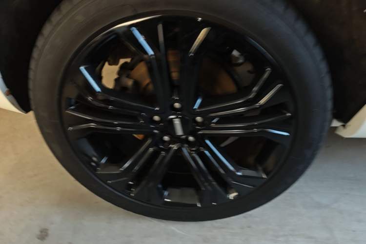 Used Wey VV5 2017 2.0T Flagship Edition Right Rear Wheel Hub