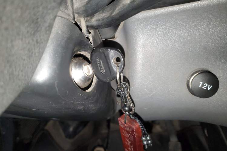 Used JMC Transit 2019 2.8T Commercial Version Short Wheelbase Low Roof 6-Seater China VI Emission Standard JX493