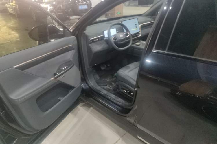 Used Dongfeng eπ eπ008 2024 210Max Range-Extended Version 6 Seats