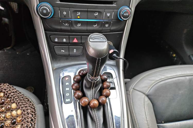 Used Chevrolet Malibu 2014 2.0L Automatic Luxury Edition Gear Lever