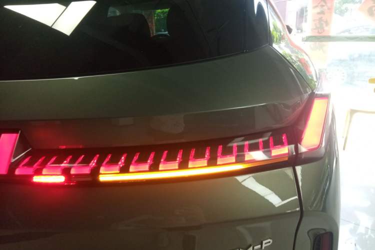 Used Lynk & Co 08 EM-P 2023 220km All-Wheel-Drive Performance Halo Right Rear Taillight