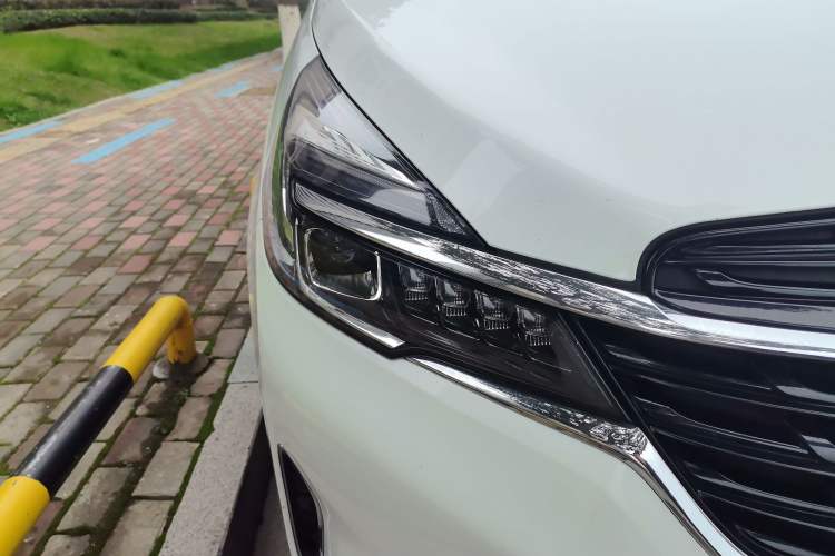 Used Buick GL8 2022 Land Executive Class 652T Prestige Model
