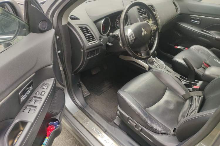 Used Mitsubishi ASX 2011 2.0 L Two-Wheel Drive XuanYi Version