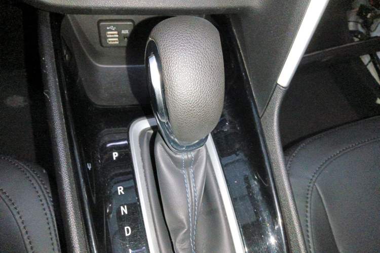 Used Buick Encore 2021 332T CVT Elite Edition Gear Lever