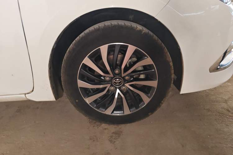 Used Toyota Corolla 2016 Dual-Engine 1.8L E-CVT Leading Edition