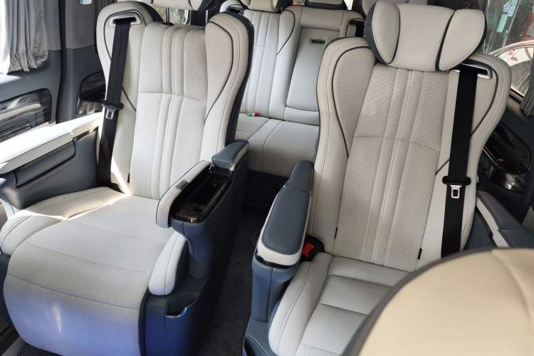 Used Mercedes-Benz Vito 2021 2.0T Elite Version 7 Seats