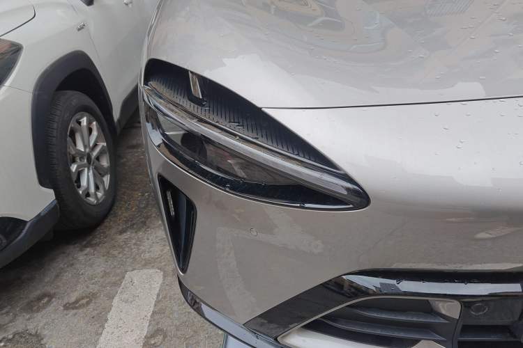 Used Xiaomi Auto YU7 2025 Ultra-Long Range High-Performance All-Wheel-Drive Max Edition
