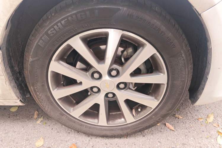 Used Chevrolet Malibu 2016 2.0L Automatic Luxury Edition Right Front Wheel Hub