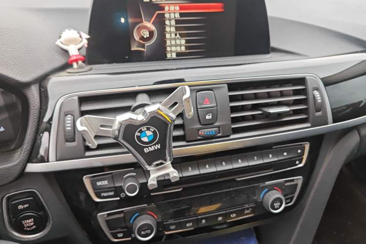 Used BMW 3 Series 2016 320Li Fashion Model Audio And AC Panel