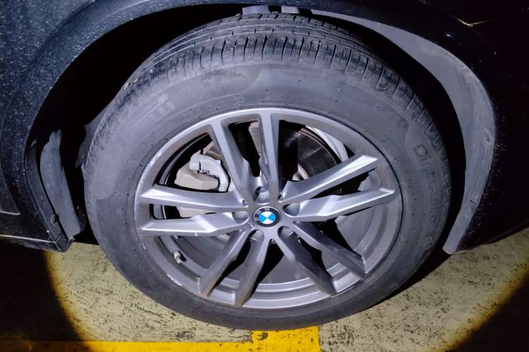 Used BMW X3 2021 xDrive28i M Sport Package Right Front Wheel Hub