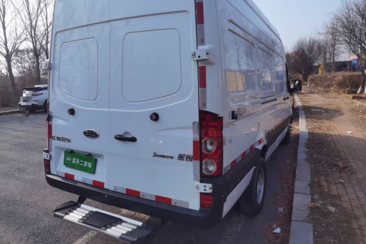 Used JAC Group Sunray 2024 2.5T Star Logistics Flagship Edition Dual-Tire High-Roof 2/3-Seater D25TCIF1