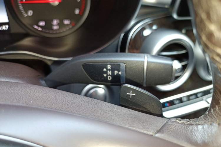 Used Mercedes-Benz GLC 2019 GLC 260 L 4MATIC Dynamic Model Gear Lever