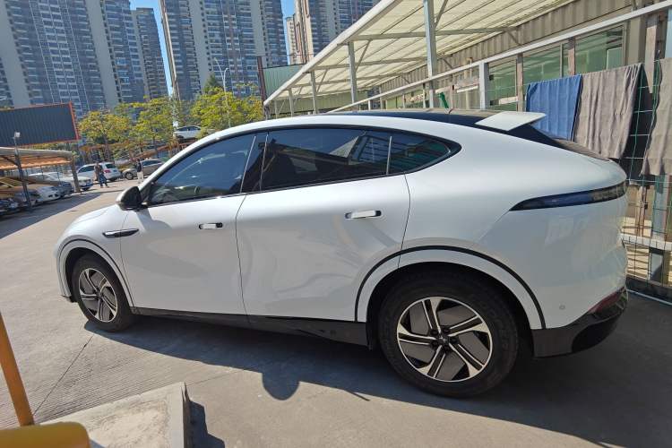 Used XPeng G6 2024 580 Long-Range Plus Left Side