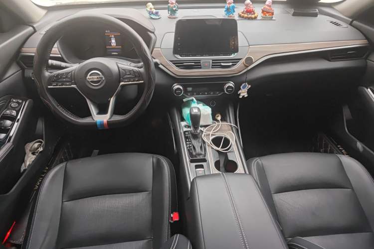 Used Nissan Teana 2021 2.0L XL Comfort Edition Center Console