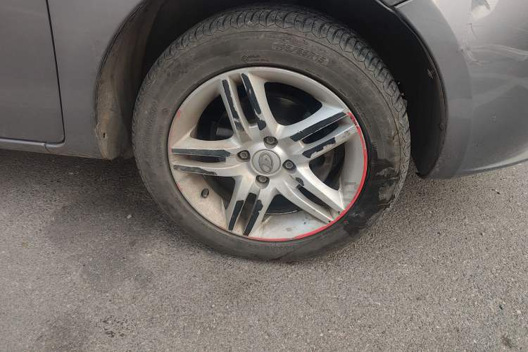 Used Oley 2012 Sedan 1.5L Manual Comfort Model Right Front Wheel Hub