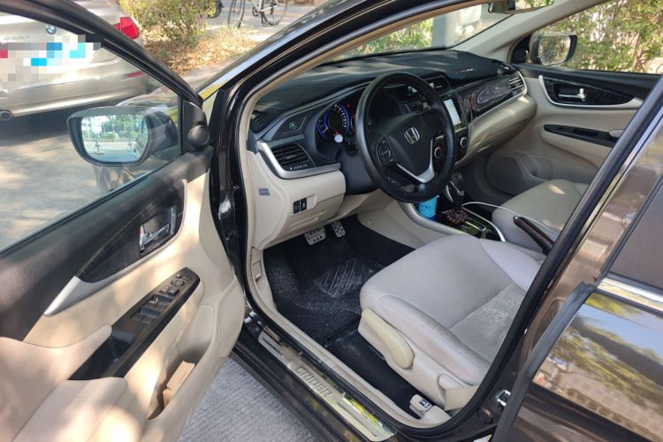 Used Honda Crider 2013 1.8L automatic luxury edition
