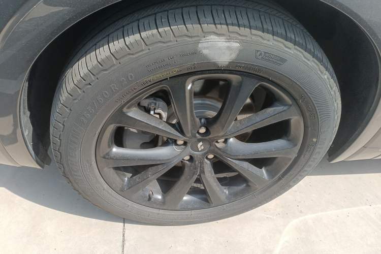 Used Li Auto ONE 2021 Extended-Range 6-Seater Version Left Front Wheel Hub