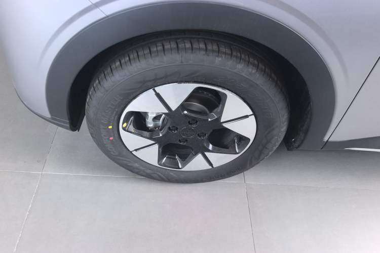 Used Geely Galaxy Geome 2026 Model 310km Dream Edition Left Front Wheel Hub