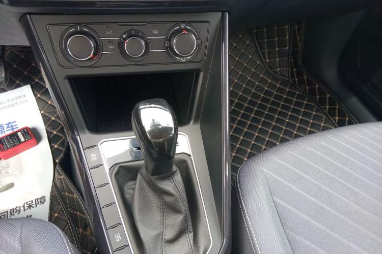 Used Volkswagen Lavida 2023 New Sharp 1.5L Automatic Excellent New Edition Gear Lever