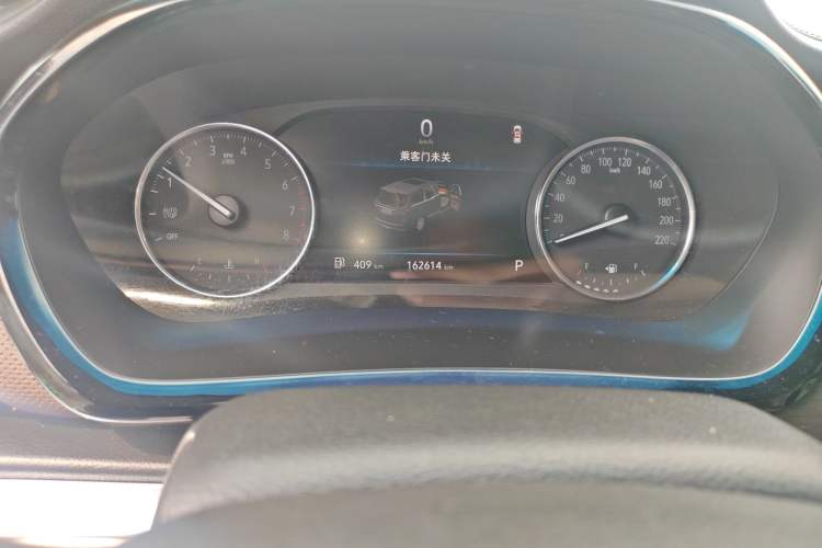 Used Buick GL8 2021 Land Cruiser Executive Class 652T Luxury Model
