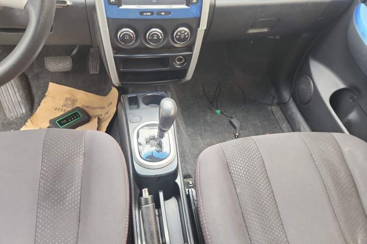 Used Changan CX20 2014 1.4L IMT Sunroof Navigation Version China IV Standard