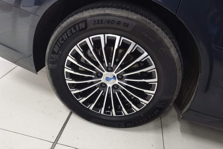 Used Denza D9 2022 DM-i 970 Four-Wheel Drive Prestige Model
