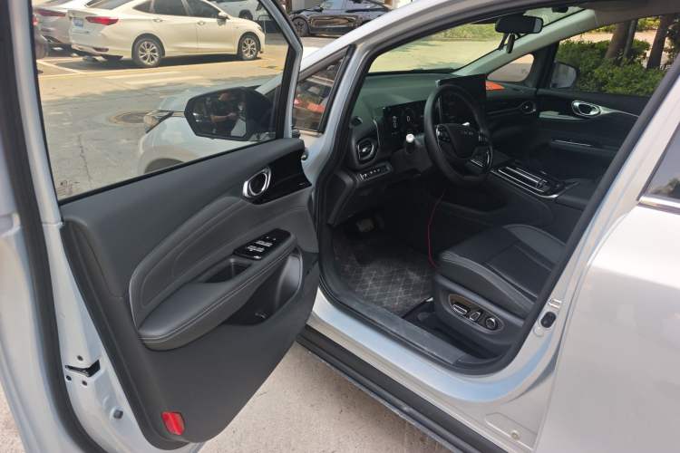 Used AION V 2023 Plus 70 Smart Edition Ternary Lithium Driver Seat