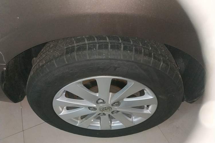 Used Buick GL8 2018 28T Comfort Model China VI Standard Right Rear Wheel Hub