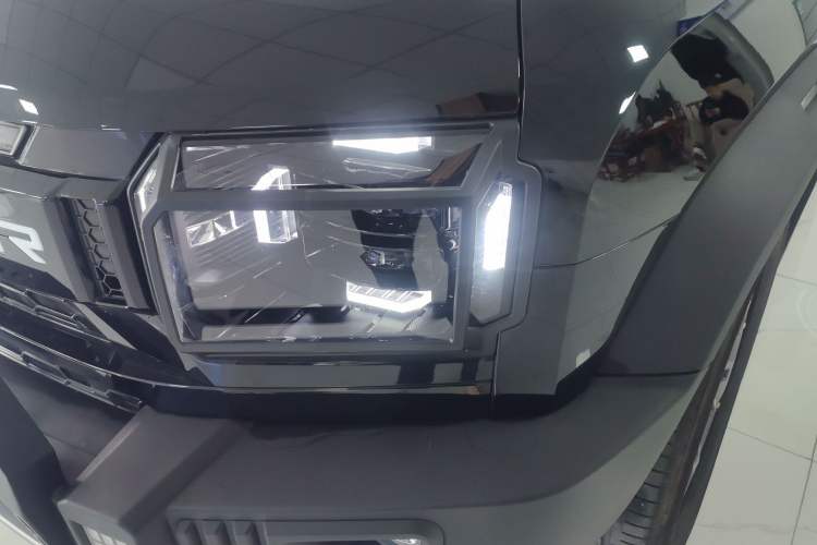 Used JETOUR Traveler 2024 2.0T All-Wheel-Drive CrossPRO Entertainment Edition Left Front Headlight