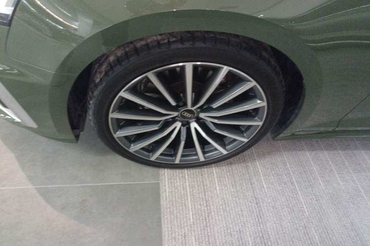 Used Audi A5 2023 Sportback 40 TFSI quattro Luxury Dynamic Edition Left Front Wheel Hub