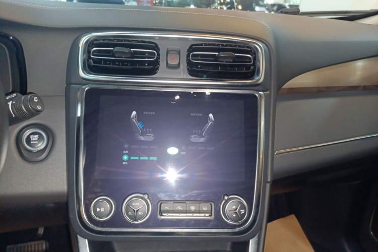 Used Lynk & Co 01 2019 2.0T Two-Wheel-Drive Pro Version China VI Standard
