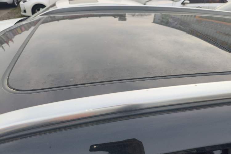 Used Hongqi HS5 2022 Facelifted Version 2.0T Smart Connect Flagship All-Wheel-Drive Edition Roof